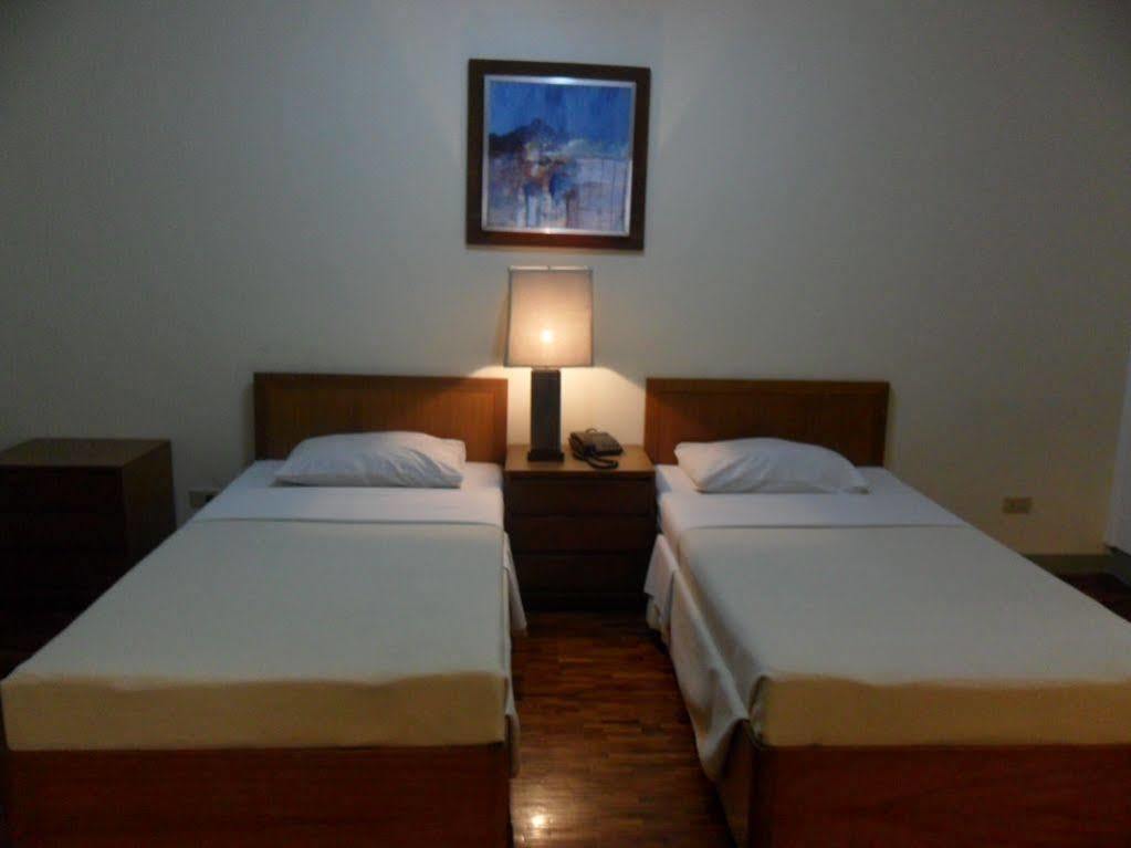 Amorsolo Mansion Hotel Makati City Exteriér fotografie